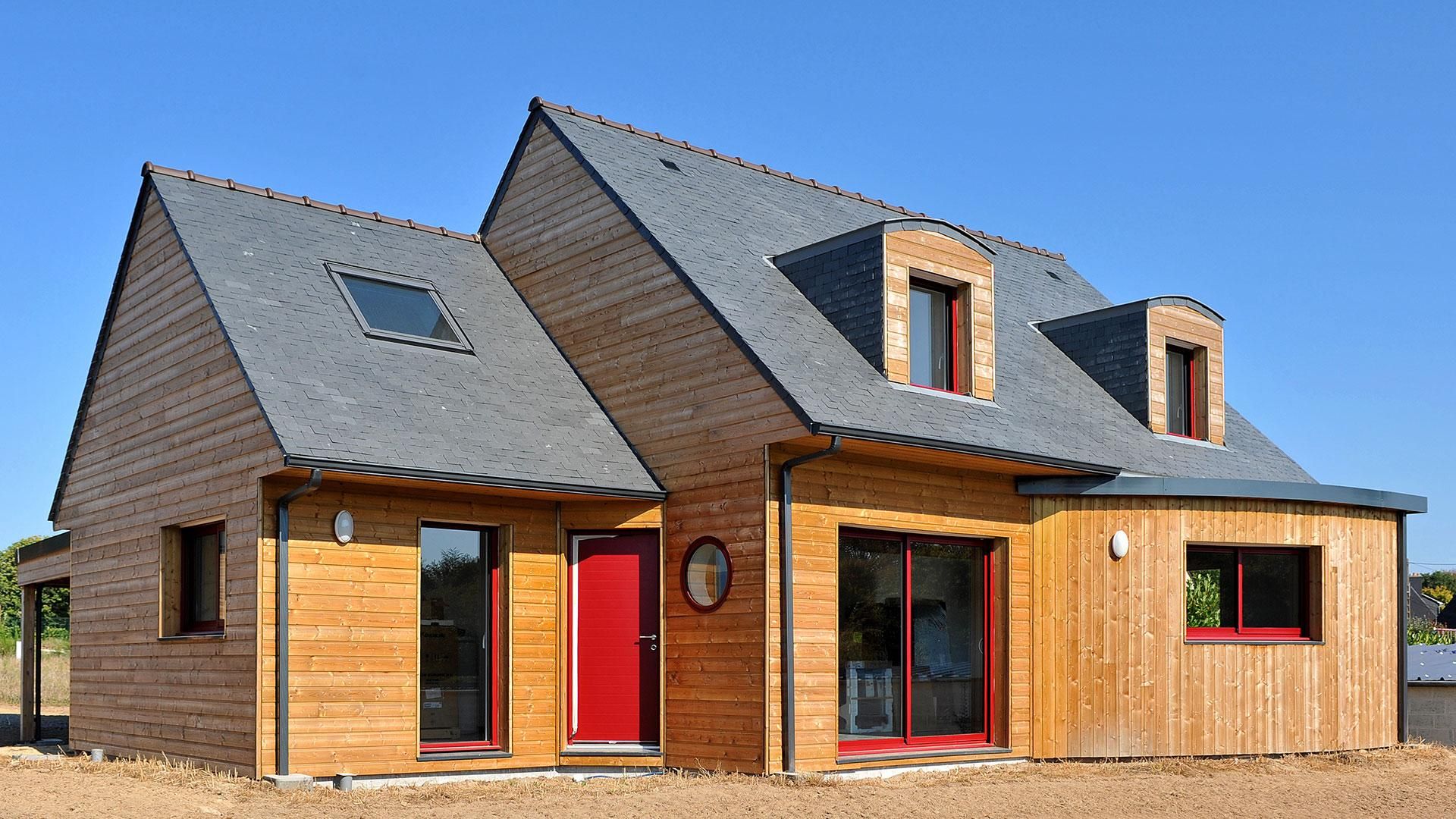 Maison ossature bois avec bardage bois en Sapin