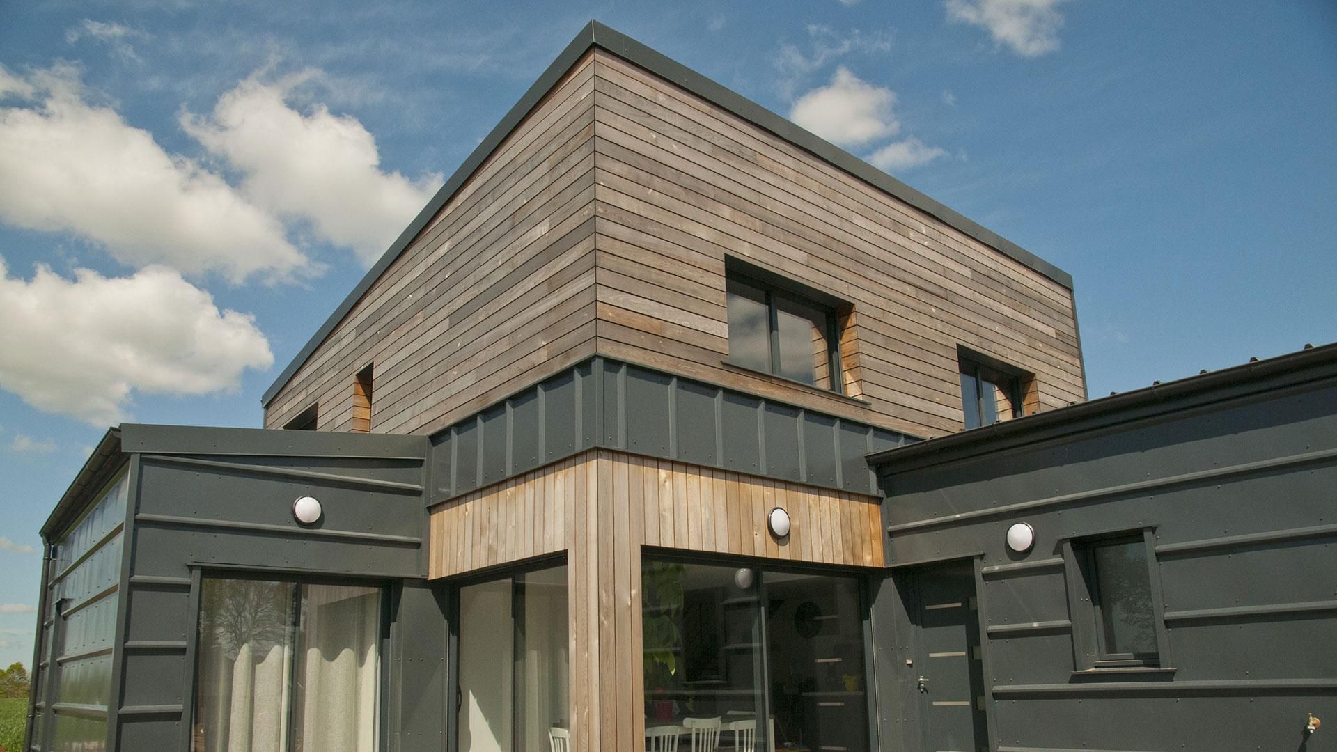 Maison en bois et zinc
